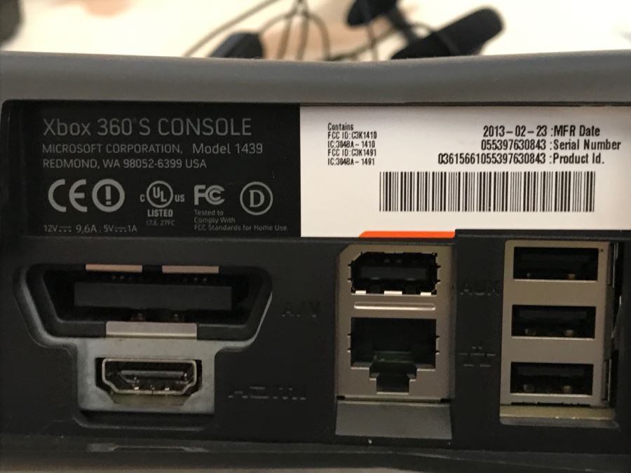 JUST ADDED - Xbox 360 S Console With Controller And Book [Photo 8]