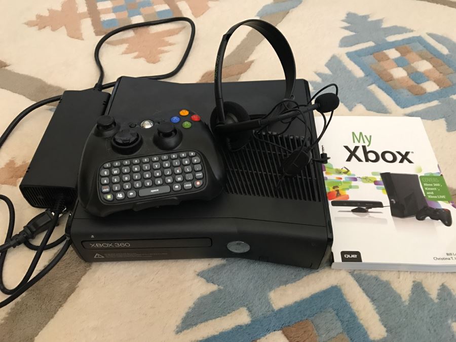 JUST ADDED - Xbox 360 S Console With Controller And Book [Photo 1]