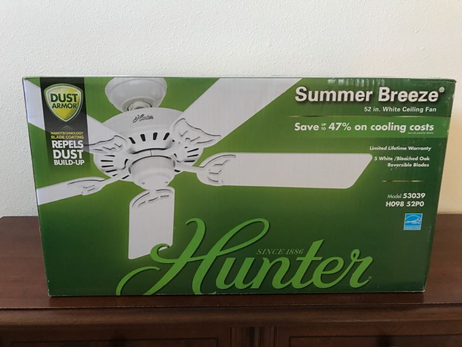 JUST ADDED - New In Box Hunter 52' White Ceiling Fan Summer Breeze Model 53039 [Photo 1]