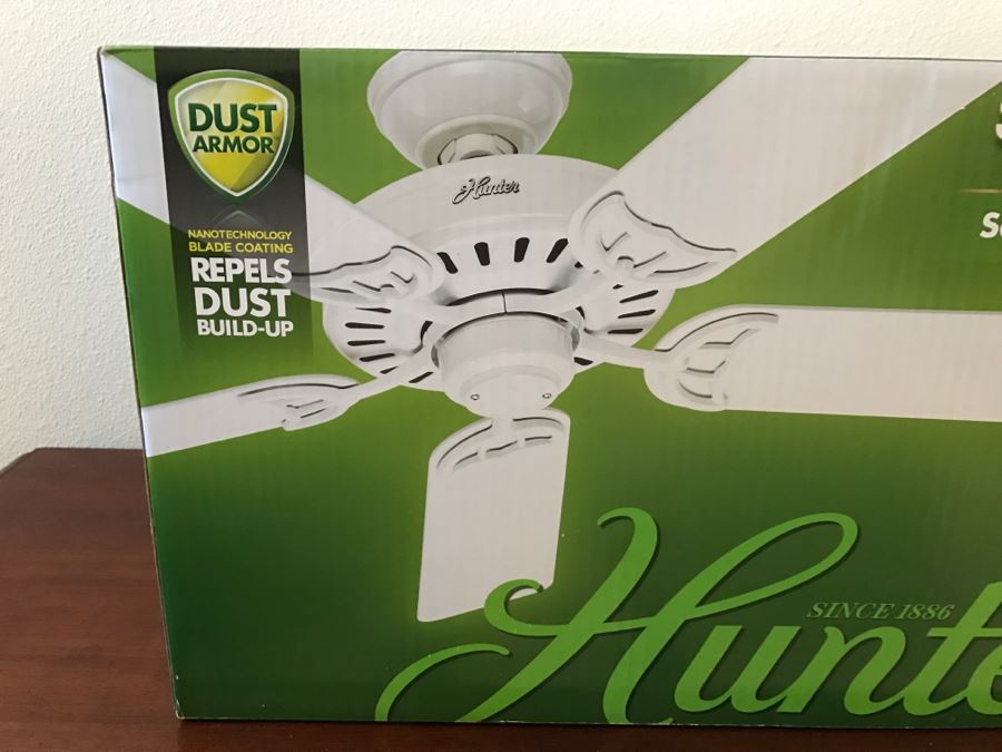 JUST ADDED - New In Box Hunter 52' White Ceiling Fan Summer Breeze Model 53039 [Photo 4]