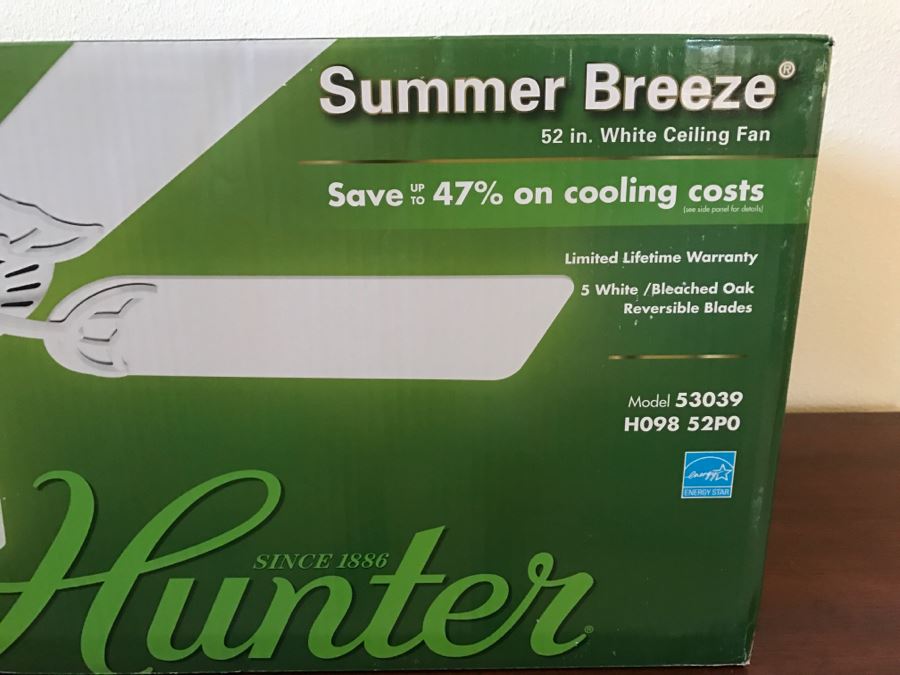 JUST ADDED - New In Box Hunter 52' White Ceiling Fan Summer Breeze Model 53039 [Photo 2]