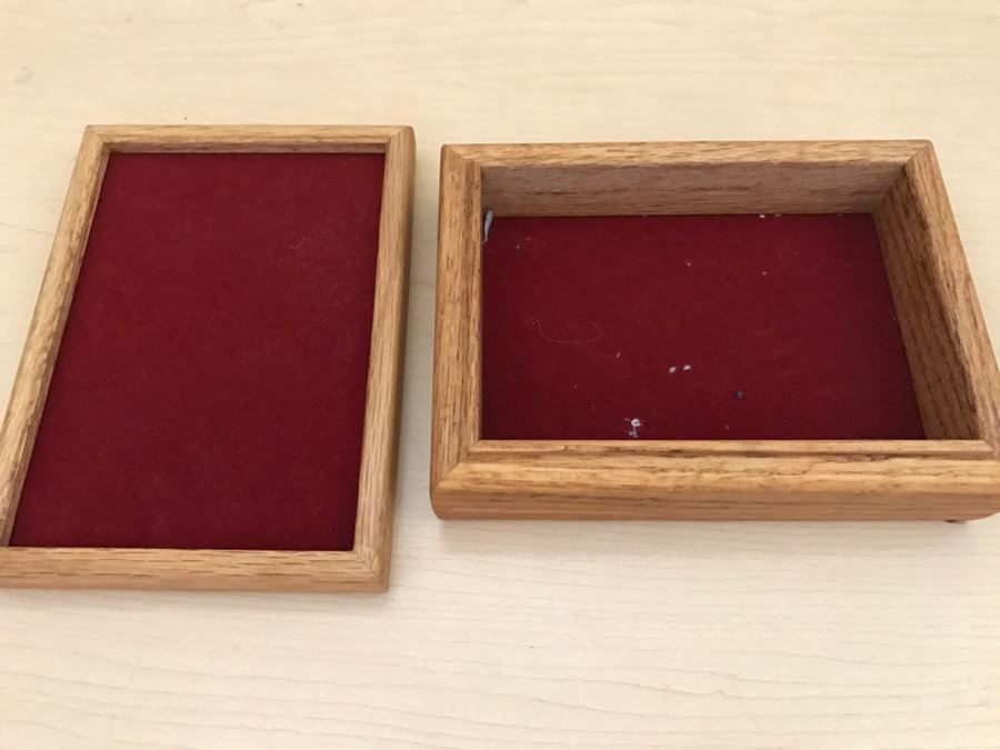 JUST ADDED - Covered Box With Beluga Whale Tile Top [Photo 6]