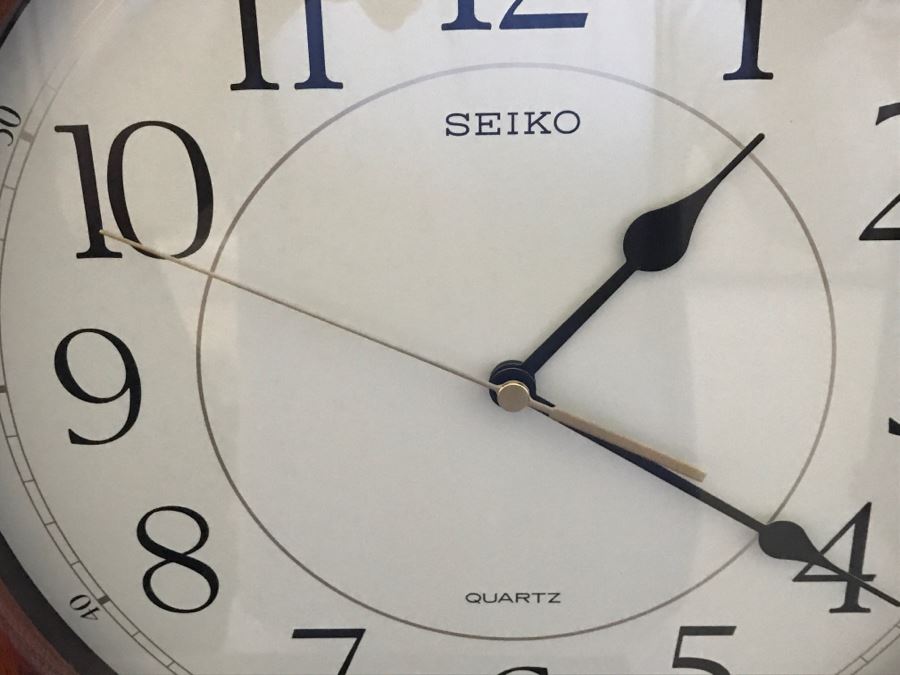 JUST ADDED - SEIKO Oak Framed Wall Clock [Photo 3]