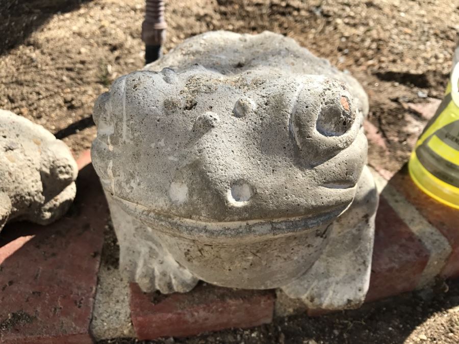 JUST ADDED - (3) Garden Frog Statues Lawn Ornaments [Photo 4]