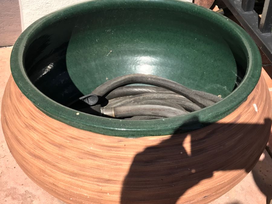 JUST ADDED - Large Hose Pot With Hose [Photo 5]
