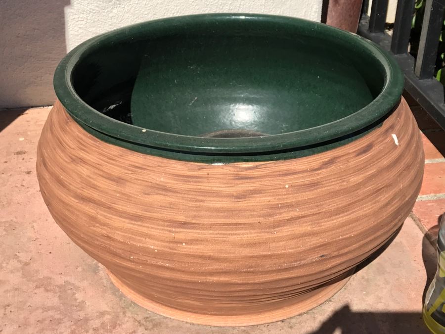 JUST ADDED - Large Hose Pot With Hose [Photo 4]