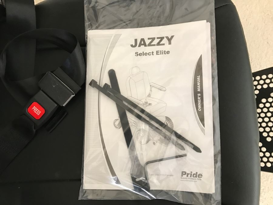 JUST ADDED - JAZZY Select Elite Electric Wheelchair LIKE NEW Retails For $5,750 [Photo 5]