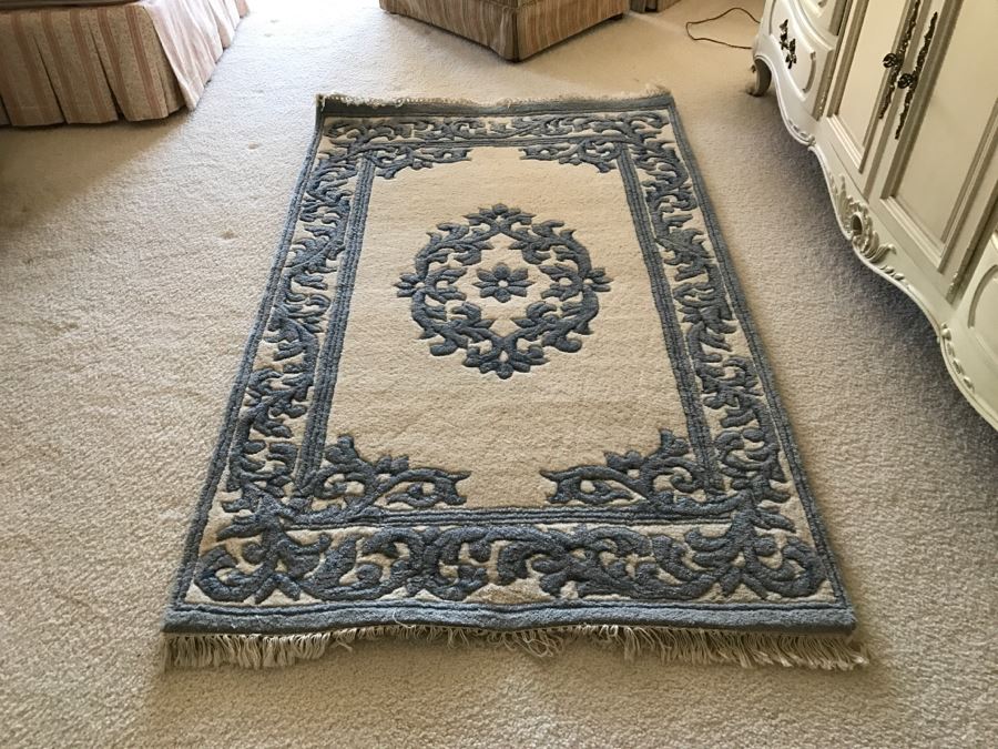 JUST ADDED - Vintage Blue And White Wool Knotted Rug Apx 6' Long [Photo 5]