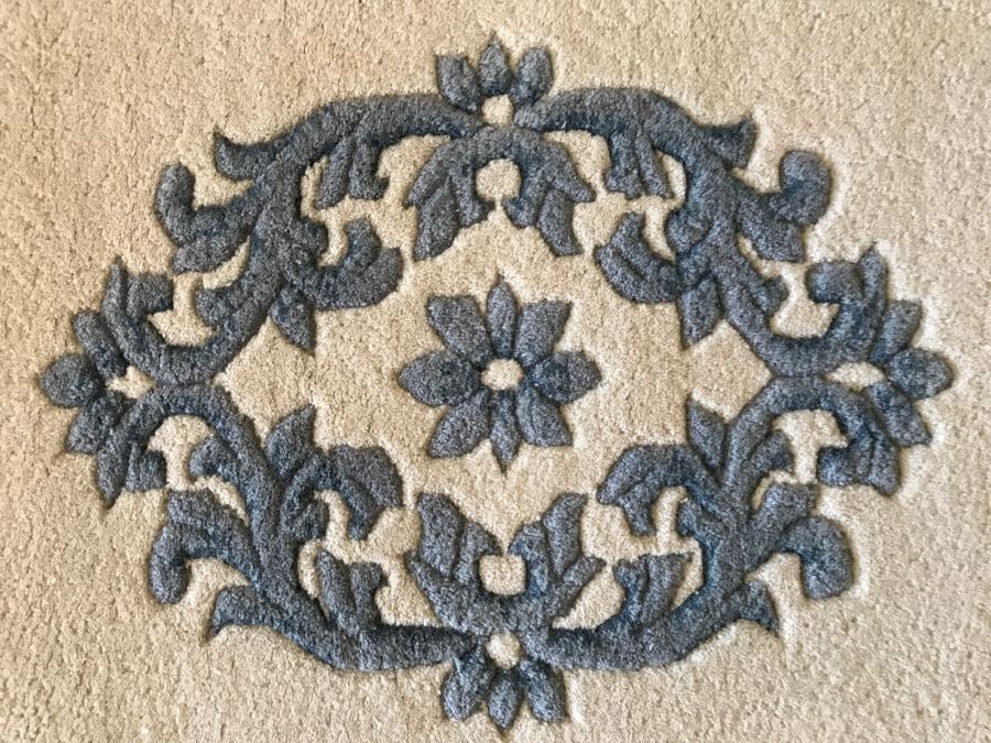 JUST ADDED - Vintage Blue And White Wool Knotted Rug Apx 6' Long [Photo 4]