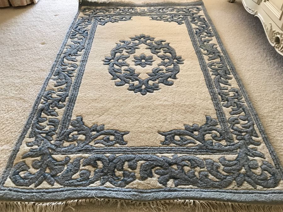 JUST ADDED - Vintage Blue And White Wool Knotted Rug Apx 6' Long [Photo 6]
