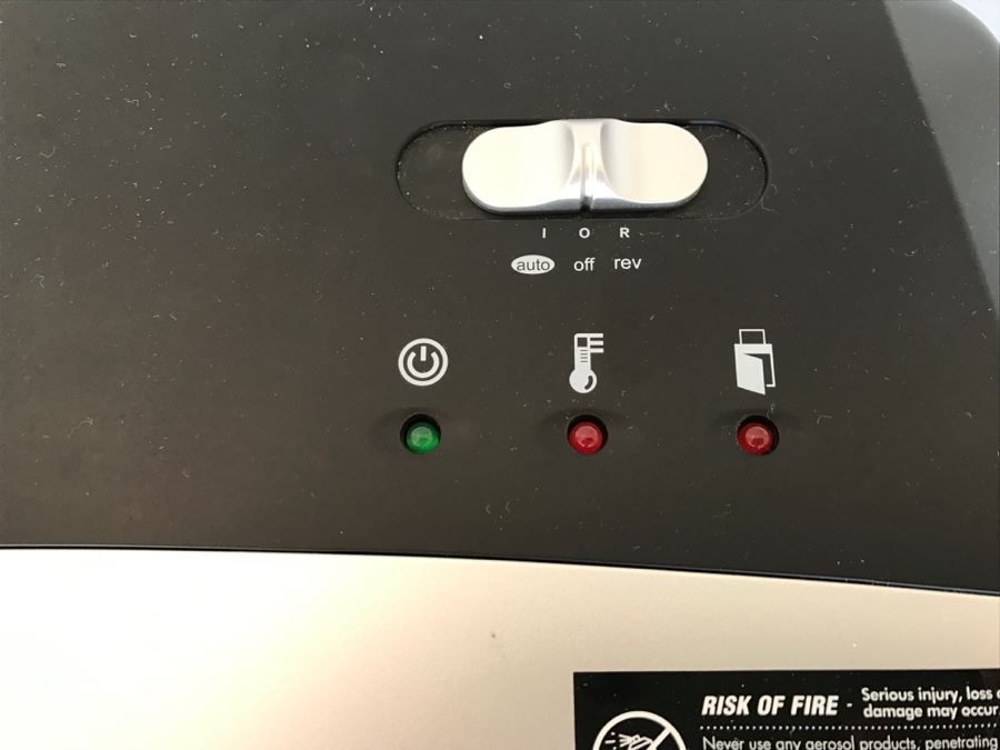 JUST ADDED - Amazon Basics Paper Shredder [Photo 4]