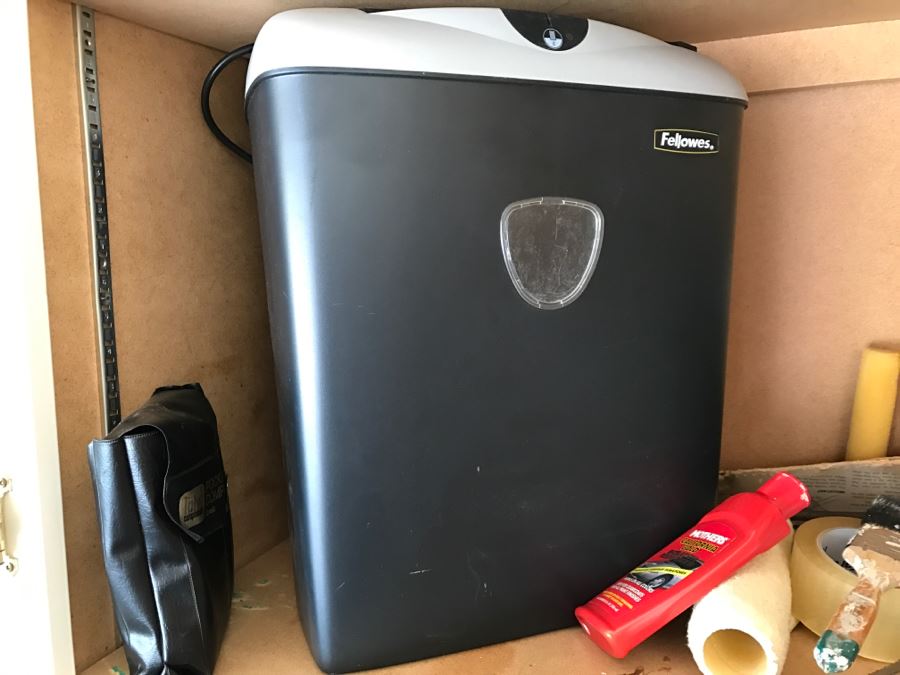 JUST ADDED - Various Tools, Paper Shredder, Painting Supplies, Jumper Cables, Extension Cords [Photo 14]