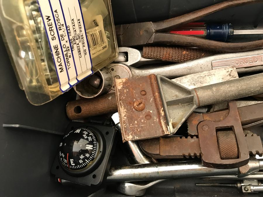 JUST ADDED - Stack-On Toolbox Filled With Various Tools [Photo 10]