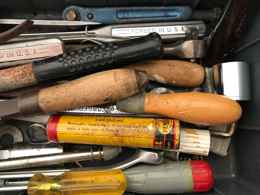 JUST ADDED - Stack-On Toolbox Filled With Various Tools [Photo 12]