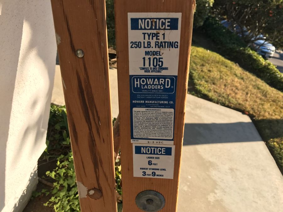 JUST ADDED - 6' Wooden Ladder [Photo 3]