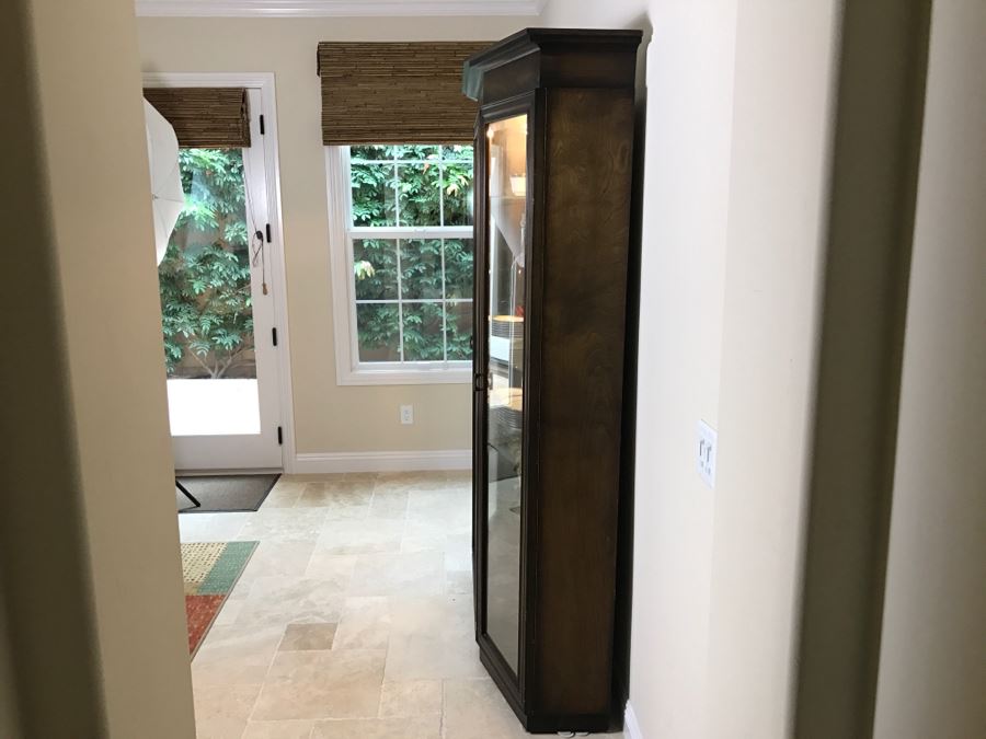 Nice Wooden China Display Curio Cabinet With Beveled Glass And Lighting [Photo 15]