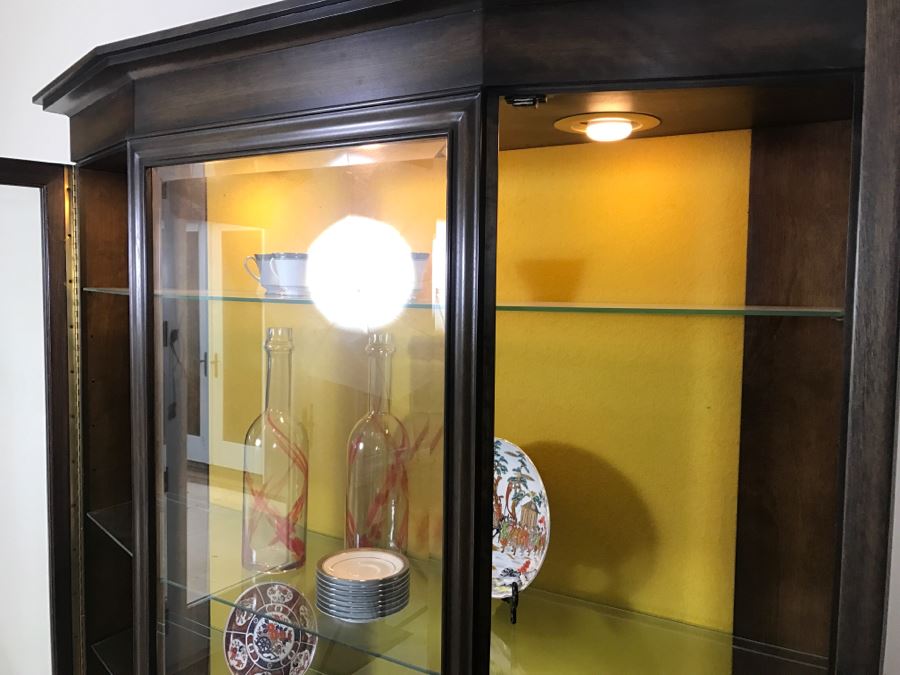 Nice Wooden China Display Curio Cabinet With Beveled Glass And Lighting [Photo 8]