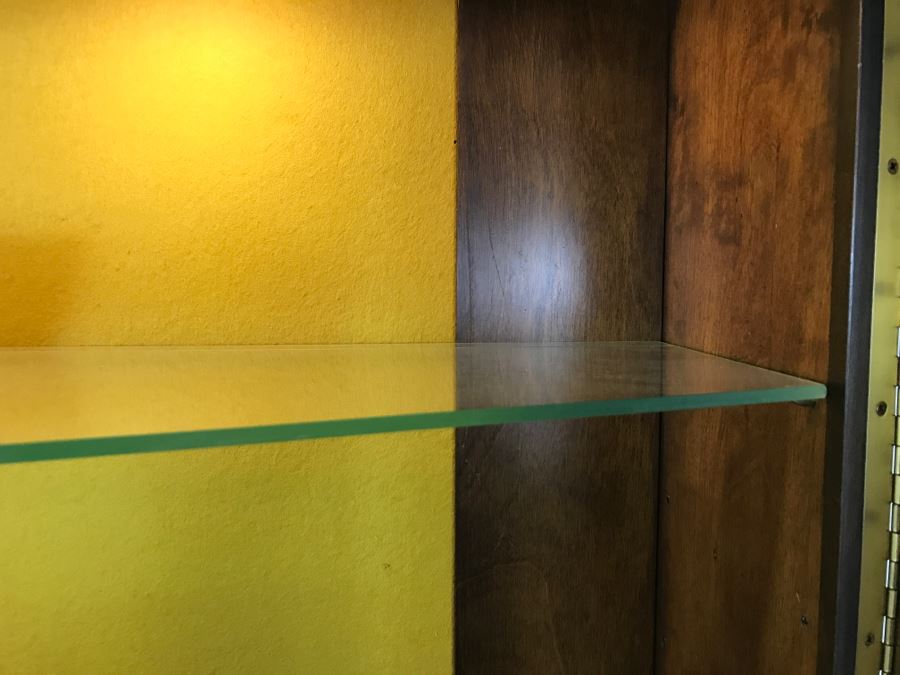 Nice Wooden China Display Curio Cabinet With Beveled Glass And Lighting [Photo 11]