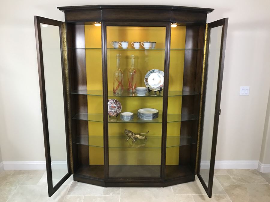 Nice Wooden China Display Curio Cabinet With Beveled Glass And Lighting