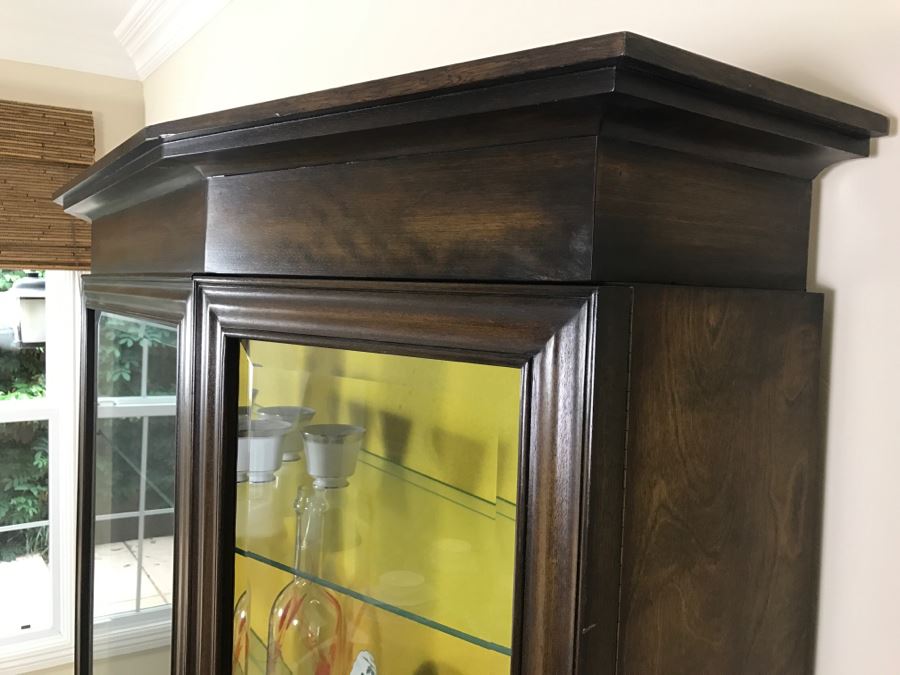 Nice Wooden China Display Curio Cabinet With Beveled Glass And Lighting [Photo 6]