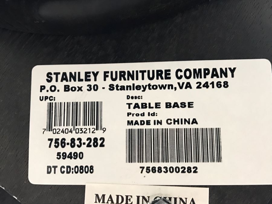 Stanley Furniture Co 3' Round Pedestal Turned Wood Side Table [Photo 9]