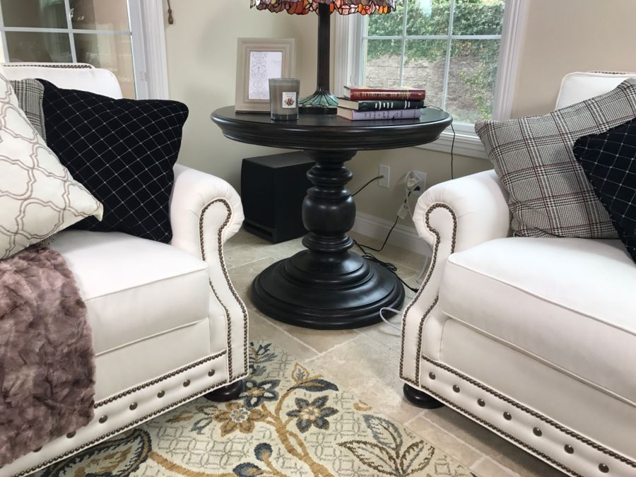 Stanley Furniture Co 3' Round Pedestal Turned Wood Side Table [Photo 3]