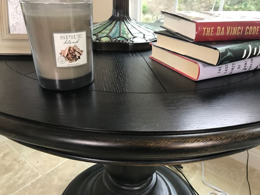 Stanley Furniture Co 3' Round Pedestal Turned Wood Side Table [Photo 5]