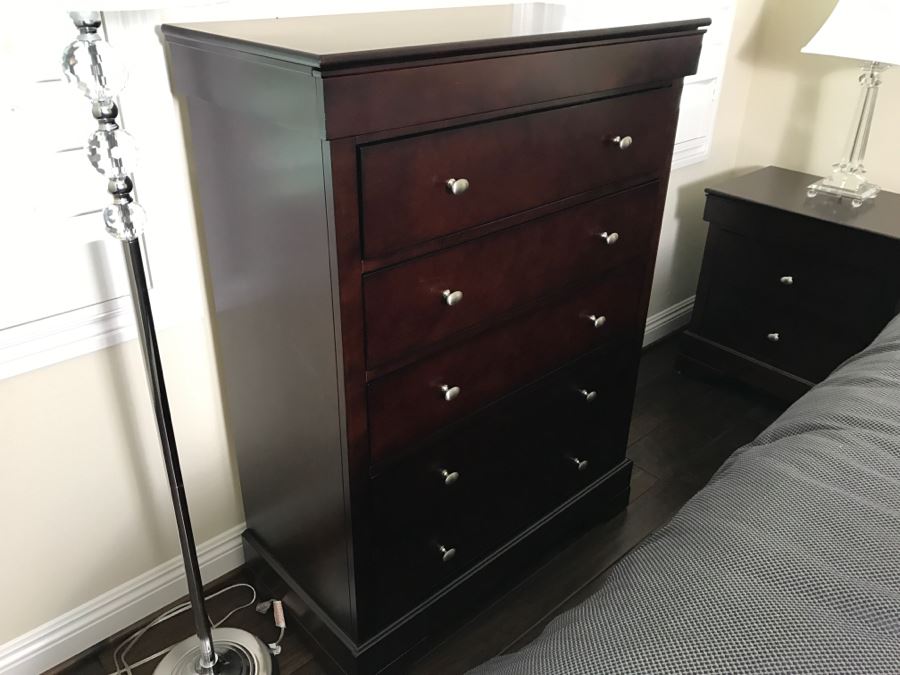 Contemporary 5-Drawer Chest Of Drawers Dresser - Never Used Guest Room