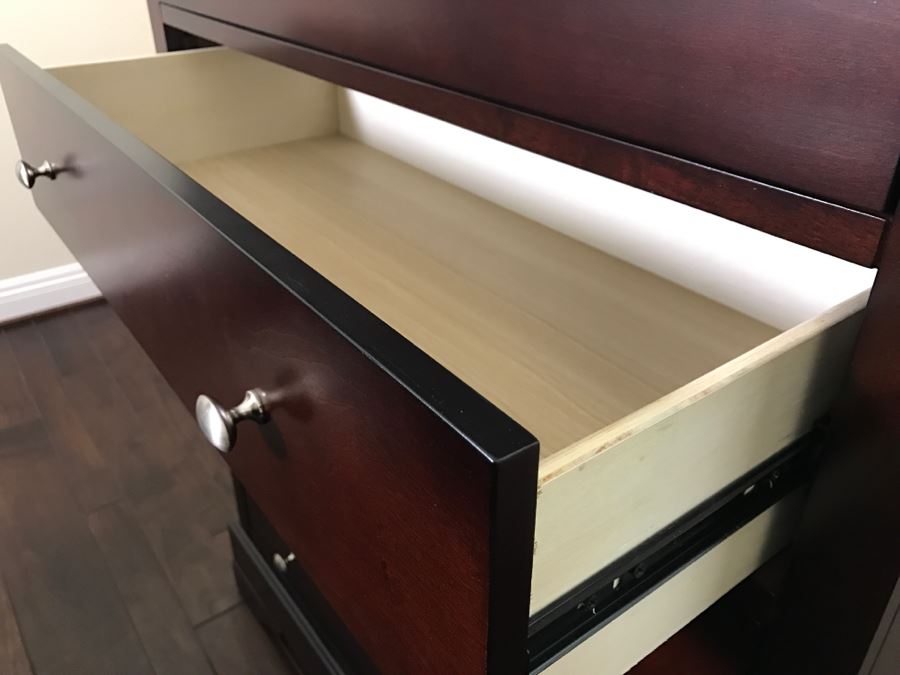 Contemporary 5-Drawer Chest Of Drawers Dresser - Never Used Guest Room [Photo 6]