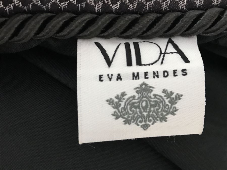 Never Used Cal King Serta Mattress Smart Surface With Headboard Bedframe And Vida by Eva Mendes Comforter And Down Comforter - Guest Room [Photo 7]