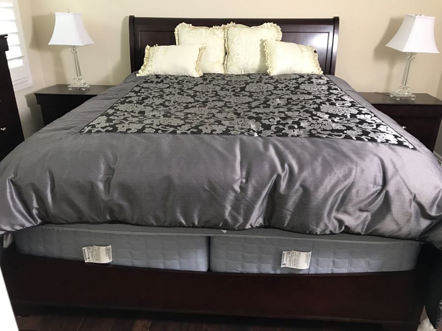 Never Used Cal King Serta Mattress Smart Surface With Headboard Bedframe And Vida by Eva Mendes Comforter And Down Comforter - Guest Room [Photo 1]