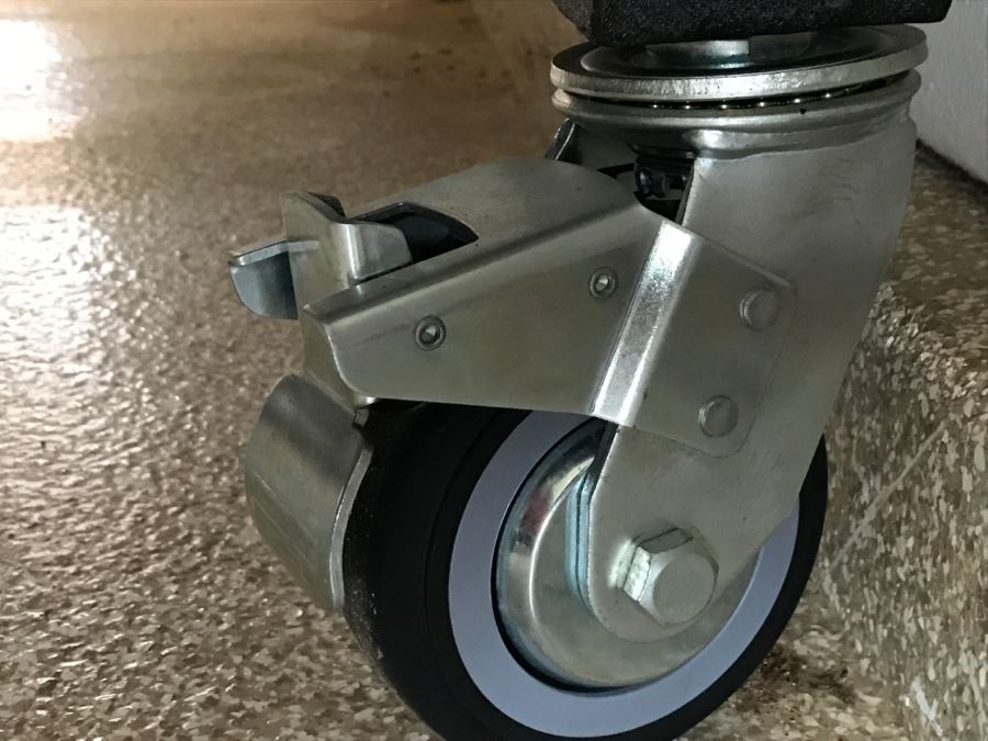 Heavy Duty Garage Butcher Block Top Workbench With Top Lockable Lockers On Heavy Duty Casters Like New [Photo 17]