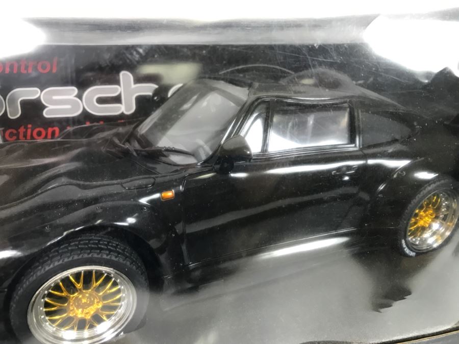 JUST ADDED - Porsche 911 GT2 Remoted Controlled Car In Box - Body Of Car Appears To Be Damaged Inside Box [Photo 6]