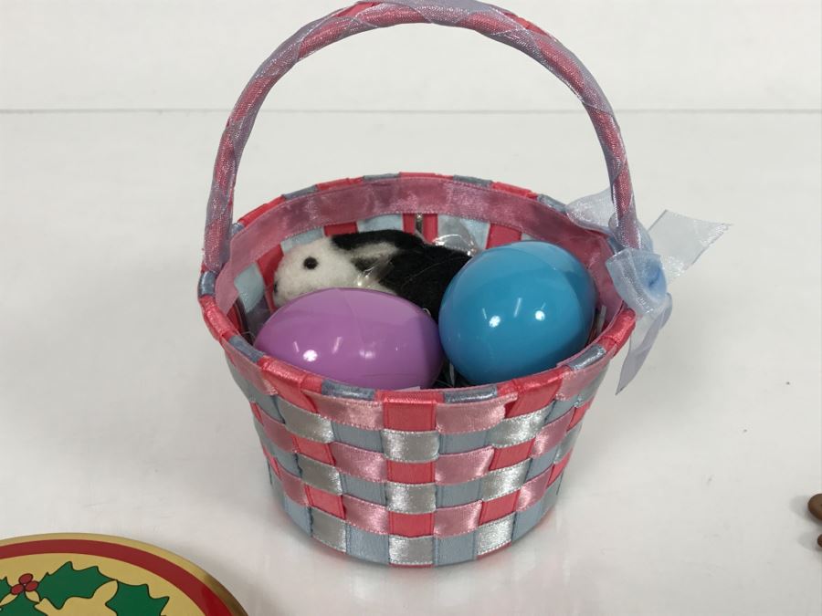 JUST ADDED - American Girl Doll Accessories Cookie Cutters, Rolling Pin, Cookies, Easter Basket With Bunny [Photo 6]