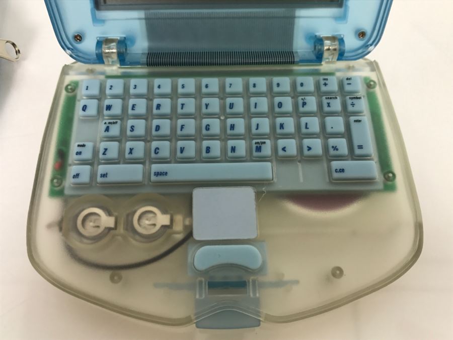 JUST ADDED - American Girl Doll Accessories Blue Laptop Computer With Bag [Photo 3]