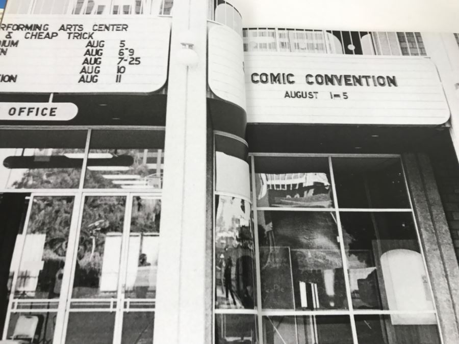 Comic-Con 40 Years Of Artists, Writers, Fans & Friends Hardcover Book Foreword By Ray Bradbury 2009 Chronicle Books [Photo 6]