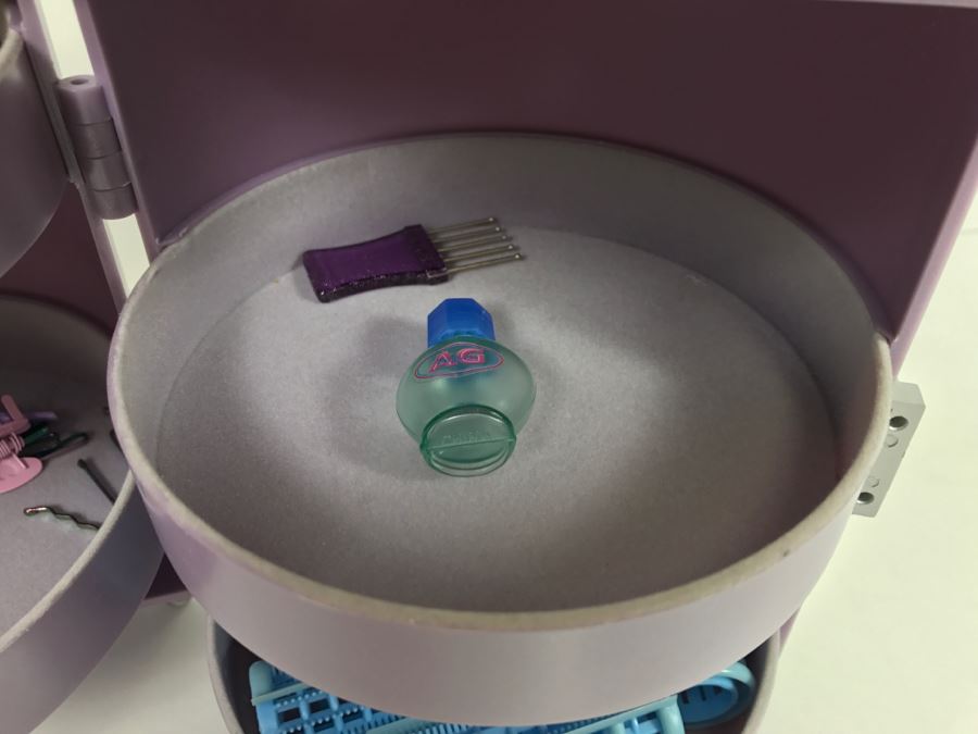 JUST ADDED - American Girl Doll Hair Accessories With Storage Case [Photo 6]