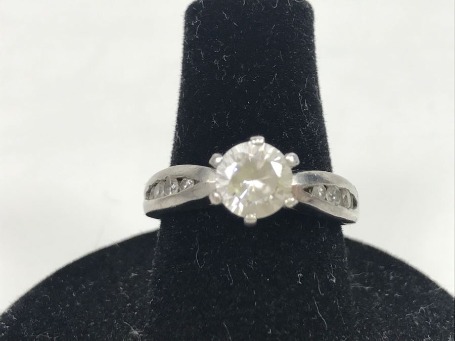 JUST ADDED - Sterling Silver 6 Prong Clear Center Stone Flanked On Each Side With 4 Graduated Clear Channel Set Stones 3.6g [Photo 3]