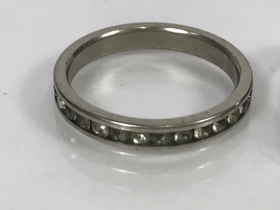JUST ADDED - Set Of 4 Silver Tone Rings With Clear Stones [Photo 6]
