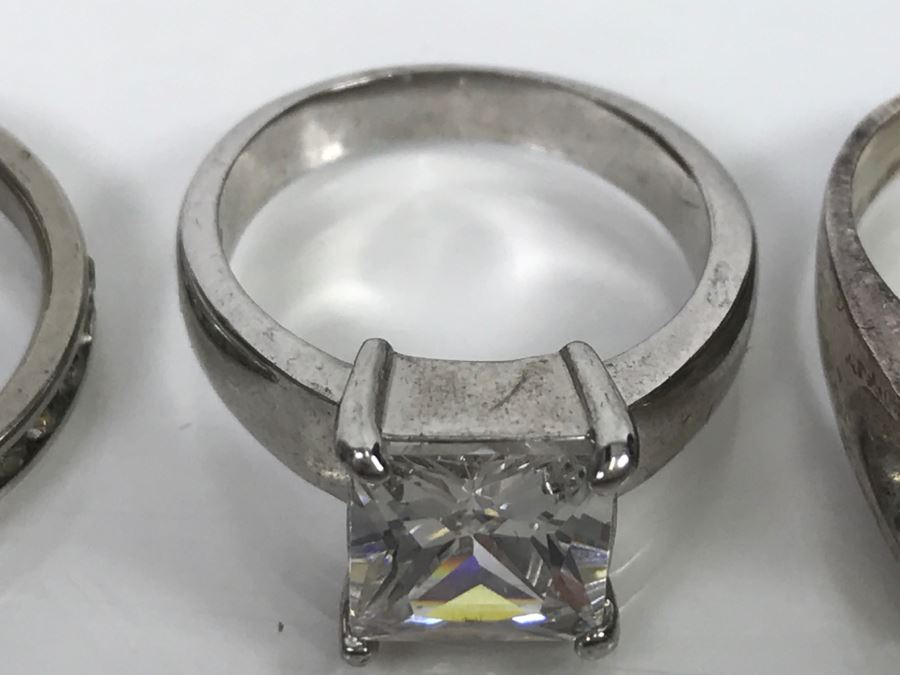 JUST ADDED - Set Of 4 Silver Tone Rings With Clear Stones [Photo 5]