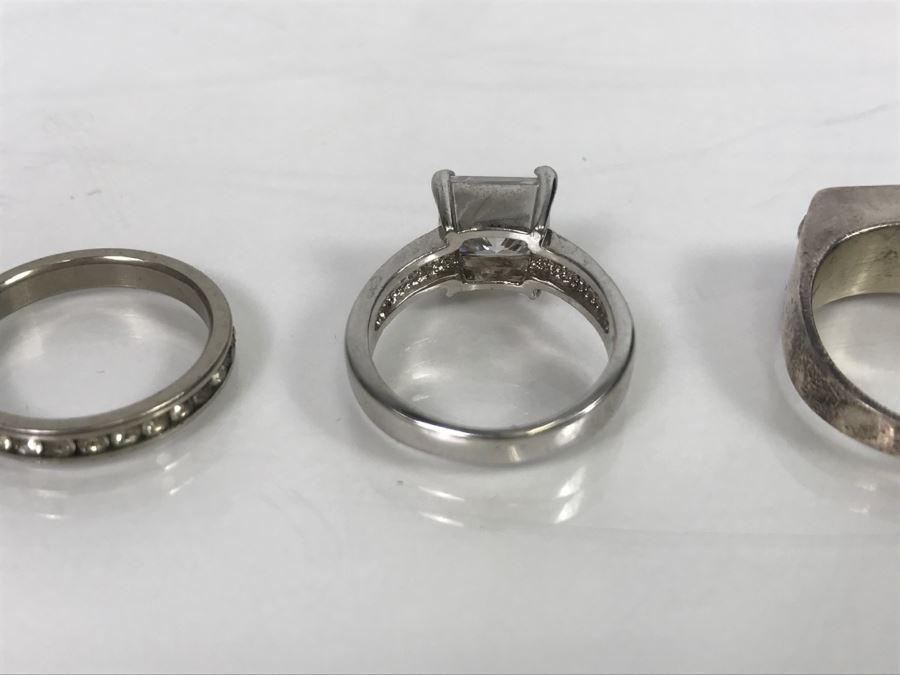 JUST ADDED - Set Of 4 Silver Tone Rings With Clear Stones [Photo 12]