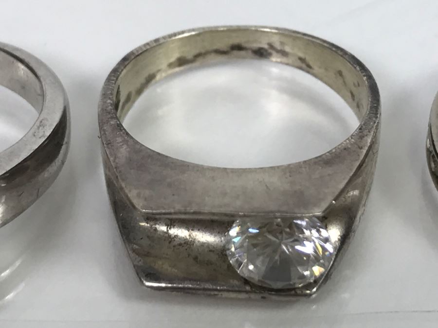 JUST ADDED - Set Of 4 Silver Tone Rings With Clear Stones [Photo 3]
