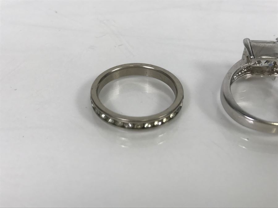 JUST ADDED - Set Of 4 Silver Tone Rings With Clear Stones [Photo 15]