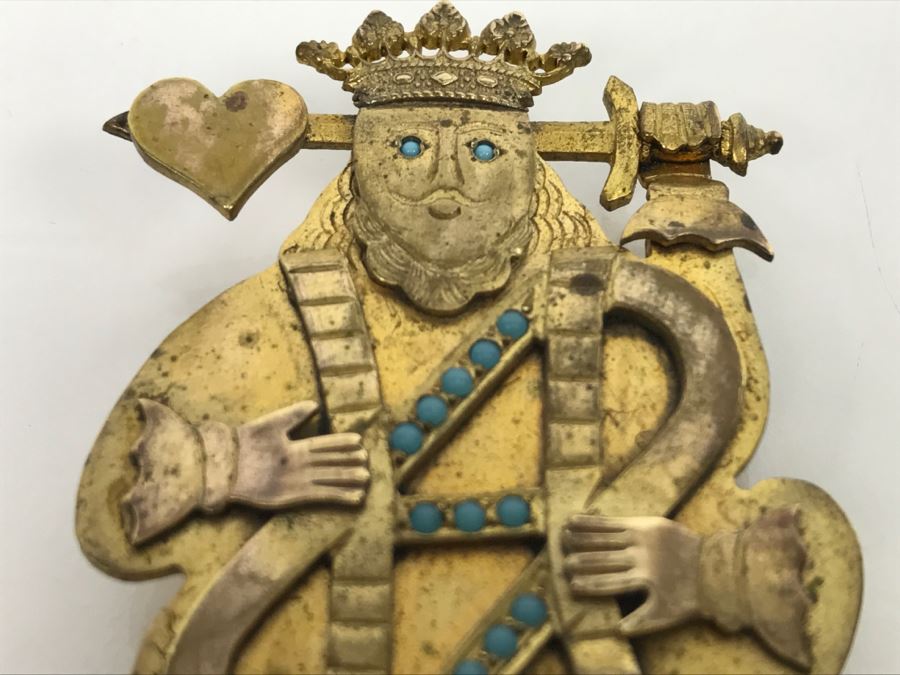 JUST ADDED - Gold Tone King Of Hearts Brooch Accented With Round Turquoise Stones [Photo 4]