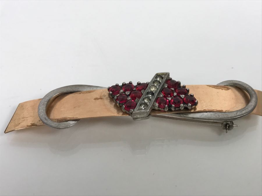 JUST ADDED - 14k Gold 2-Tone Brooch Accented With Milgrain Bar Containing 7 Clear Stones Flanked With 6 Red Prong Set Stones Ribbon Design 2.75' Long 10.6g [Photo 5]