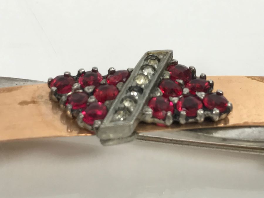 JUST ADDED - 14k Gold 2-Tone Brooch Accented With Milgrain Bar Containing 7 Clear Stones Flanked With 6 Red Prong Set Stones Ribbon Design 2.75' Long 10.6g [Photo 7]