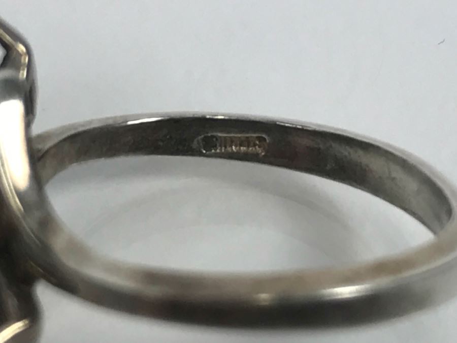 JUST ADDED - Sterling Silver Ring With (3) Synthetic Emerald Topaz Stones 4.2g [Photo 9]