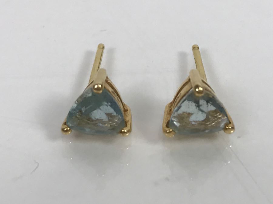 JUST ADDED - 3 Prong Set Trillion Cut Blue Topaz Like Stone Set In 14k Gold Basket 1.1g [Photo 2]