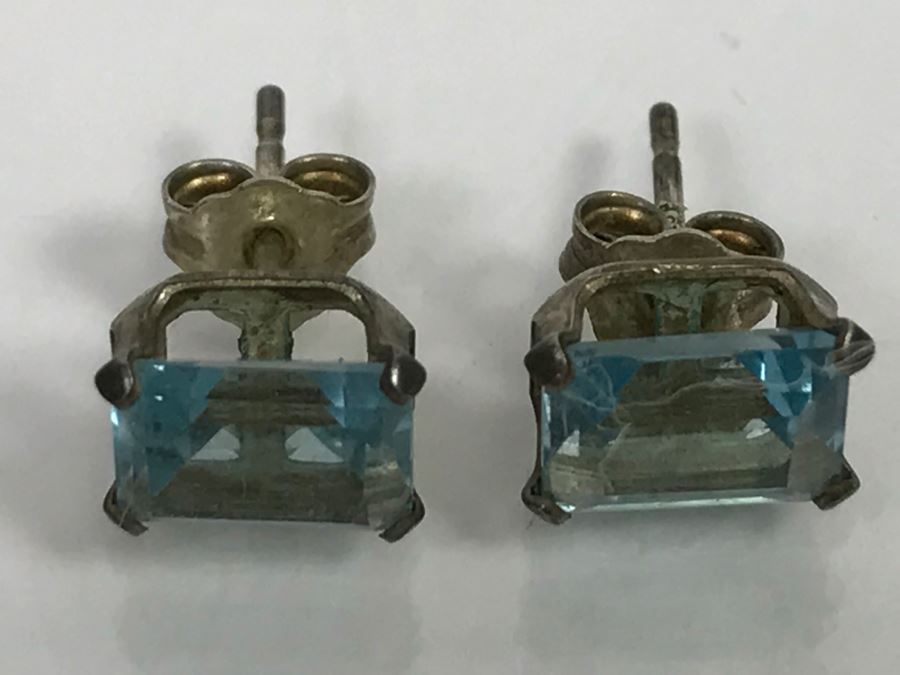 JUST ADDED - Sterling Silver Stud Earrings With 4 Prong Set Clear Blue Stones 1.0g [Photo 3]