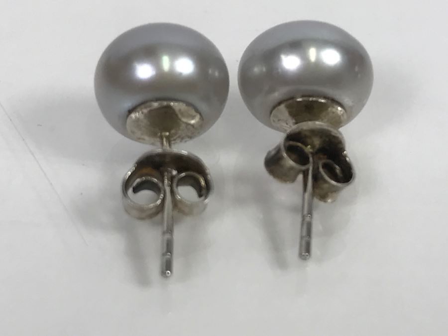 JUST ADDED - Sterling Silver Gray Tone Button Pearl Stud Earrings 2.2g [Photo 2]